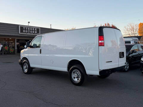 2022 Chevrolet Express 2500