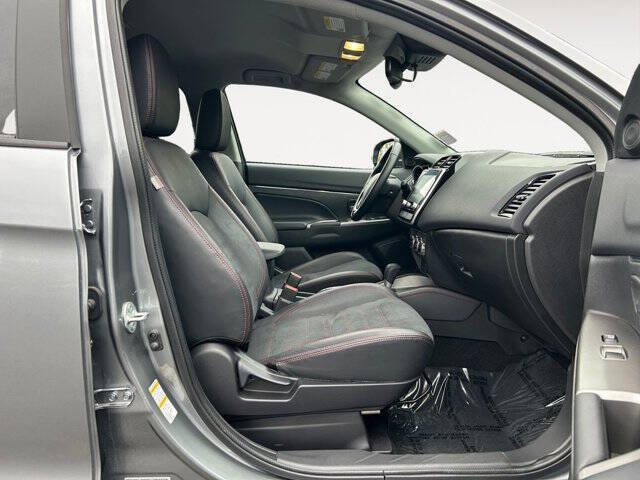 2025 Mitsubishi Outlander Sport SE