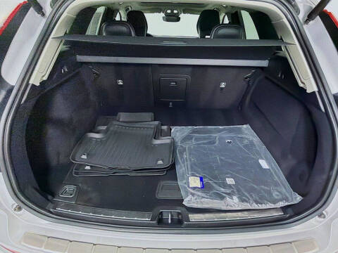 2023 Volvo XC60 B5 Core