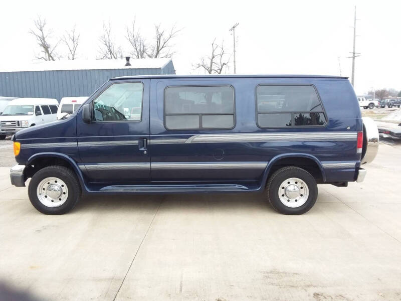 2005 Ford E-Series E-250 SD