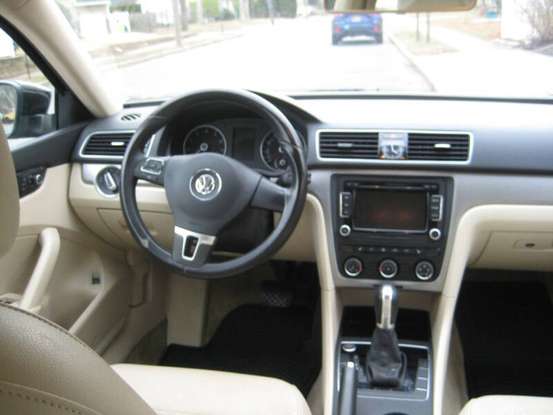 2015 Volkswagen Passat 1.8T Limited Edition