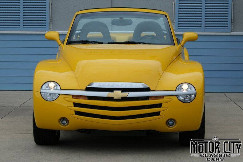 2004 Chevrolet SSR LS