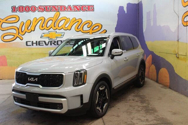 Used 2025 Kia Telluride EX with VIN 5XYP3DGC5SG569050 for sale in Grand Ledge, MI