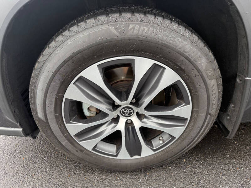 2022 Toyota Highlander Hybrid XLE