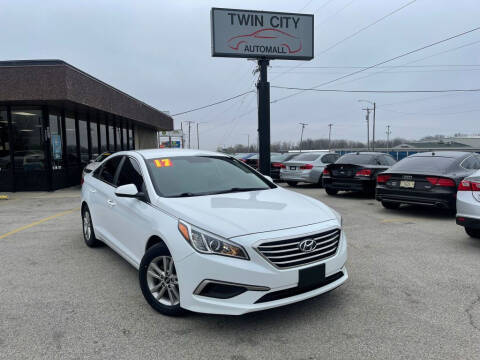 2017 Hyundai Sonata for sale at TWIN CITY AUTO MALL in Bloomington IL