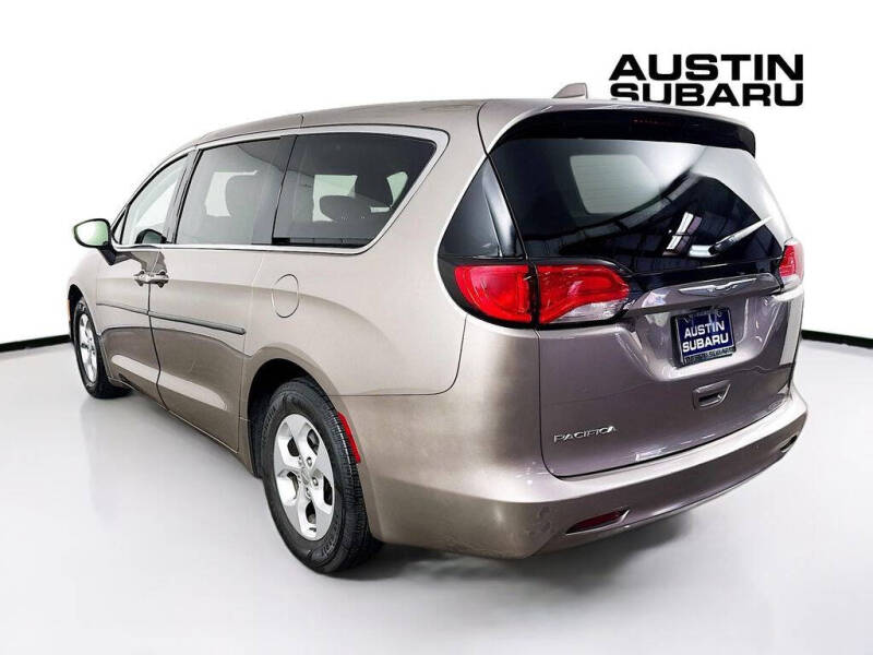 2017 Chrysler Pacifica LX