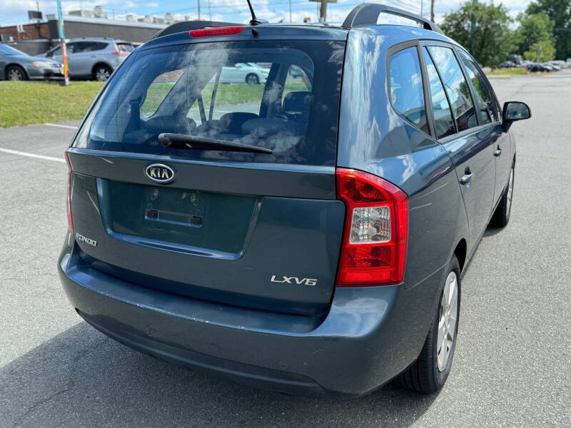 2009 Kia Rondo LX