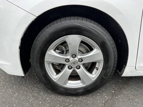 2017 Toyota Sienna LE 8-Passenger