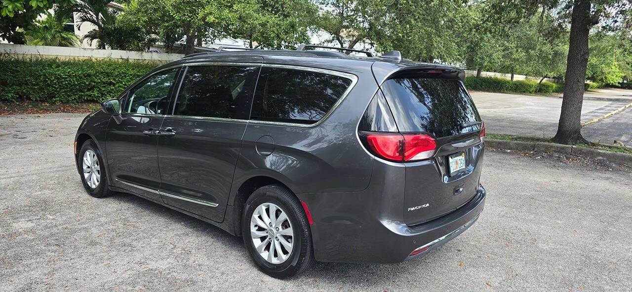 2017 Chrysler Pacifica for sale at All About Wheels Inc in Miami, FL