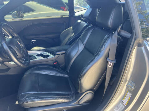 2016 Dodge Challenger R/T Plus