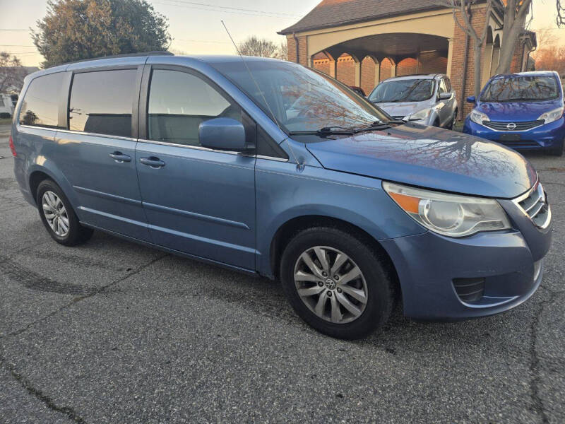 2012 Volkswagen Routan SE