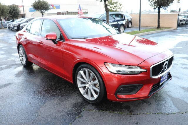 2020 Volvo S60 T6 Momentum