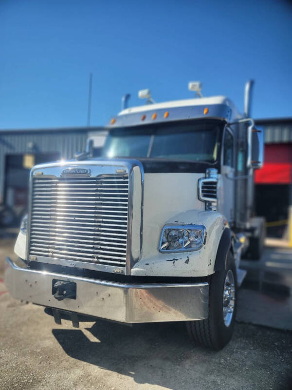 2013 Freightliner SD122 CORONADO