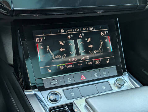 2021 Audi e-tron quattro Premium