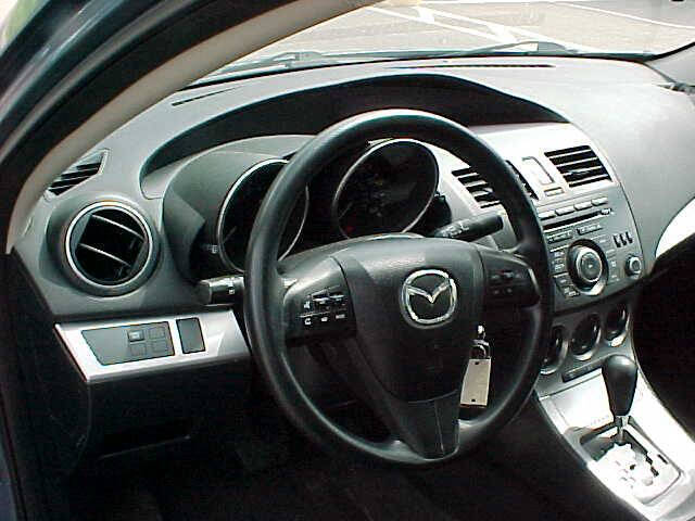 2011 Mazda MAZDA3 i Touring