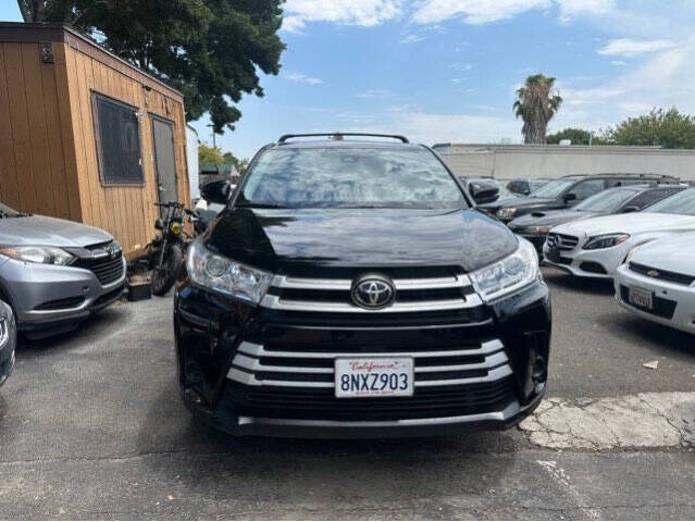 2019 Toyota Highlander for sale at Tracy Auto Depot in Tracy, CA