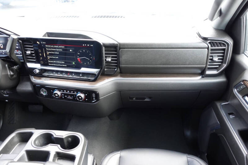 2024 GMC Sierra 1500 Elevation Standard
