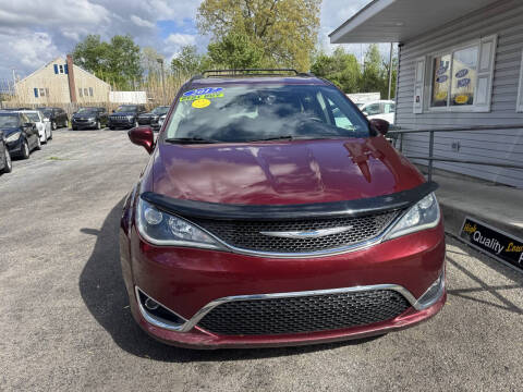 2017 Chrysler Pacifica Touring-L