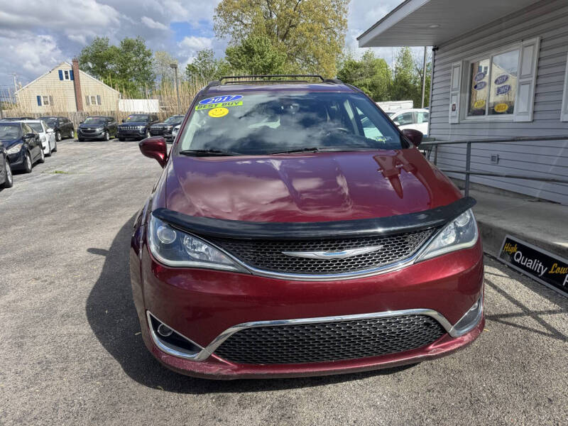 2017 Chrysler Pacifica Touring-L