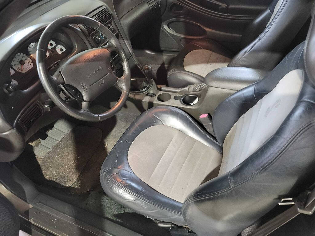 2001 Ford Mustang SVT Cobra 34