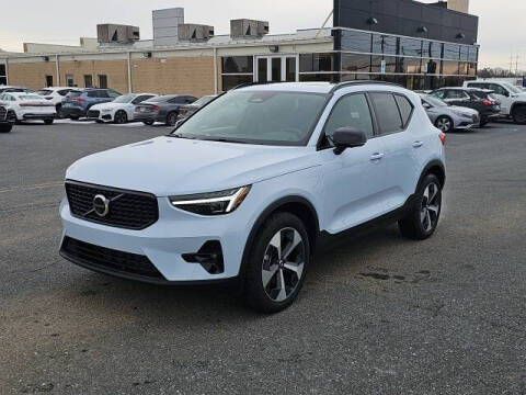 2026 Volvo XC40 B5 Plus