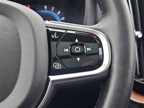 2023 Volvo XC60 B6 Ultimate Dark Theme