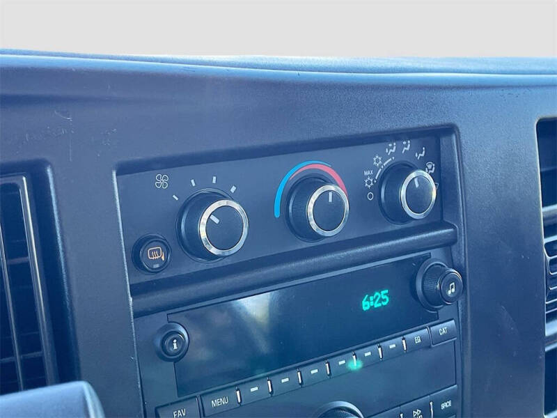 2024 Chevrolet Express 2500