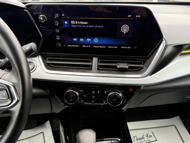 2024 Chevrolet Trax LT