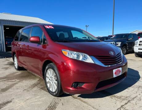 2015 Toyota Sienna for sale at UNITED AUTO INC in South Sioux City NE