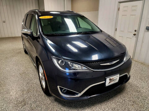 2020 Chrysler Pacifica for sale at LaFleur Auto Sales in North Sioux City SD
