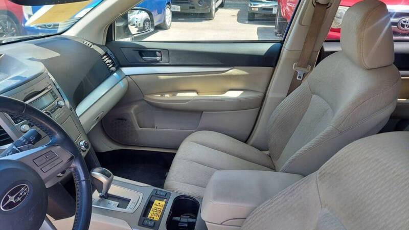 2010 Subaru Outback 2.5i Premium