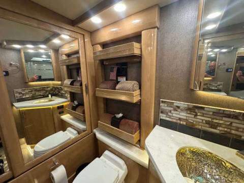 2018 Freightliner XCM Chassis