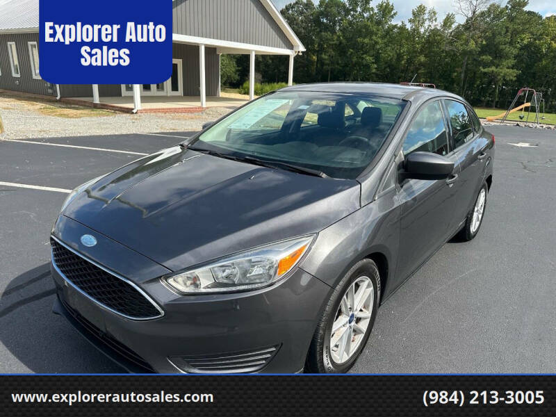 2018 Ford Focus SE's photo