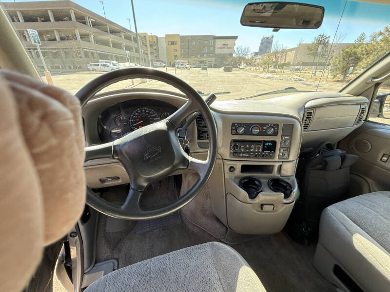 2001 Chevrolet Astro LS