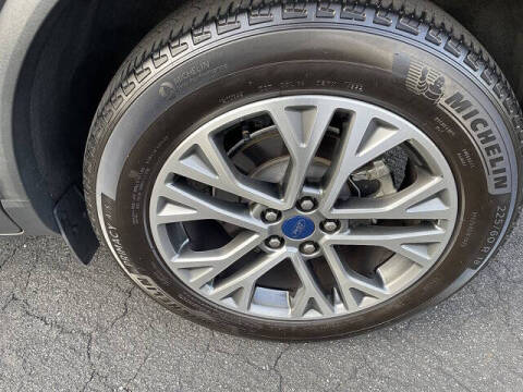 2022 Ford Escape SEL