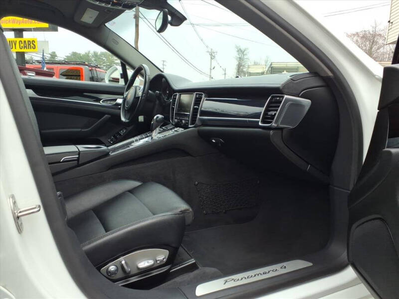 2015 Porsche Panamera 4