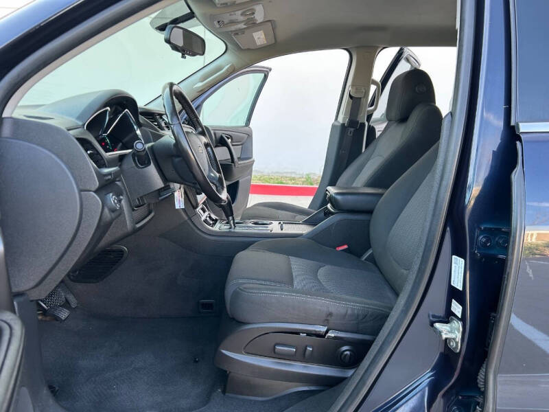 2017 Chevrolet Traverse LT