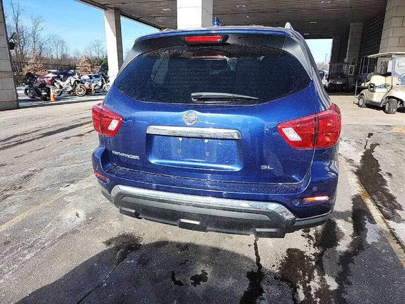 2020 Nissan Pathfinder SL