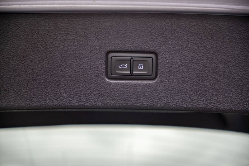 2020 Audi Q8 quattro Premium Plus 55 TFSI