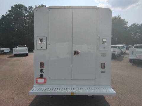 2025 Chevrolet Express 3500