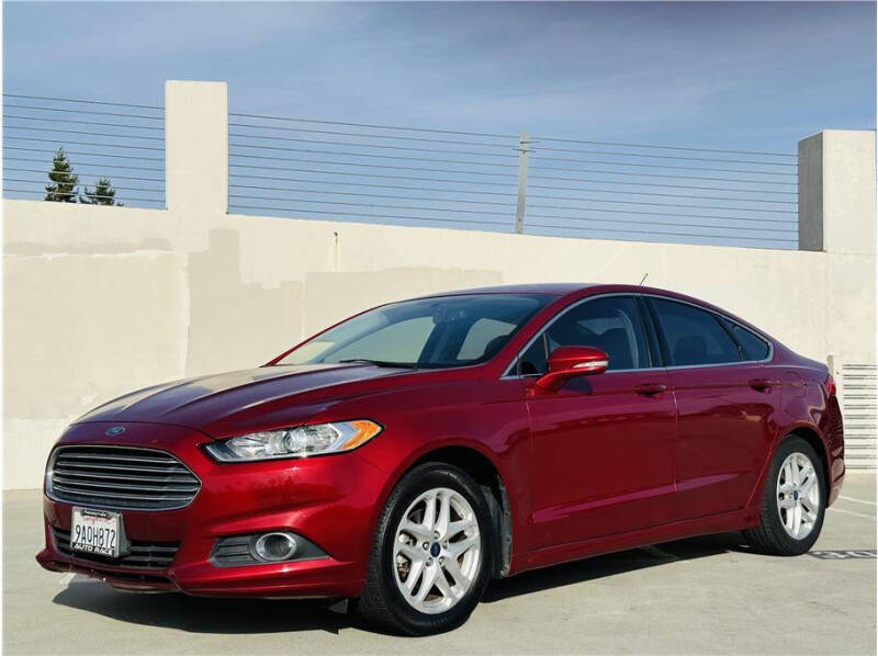 Ford Fusion's photo