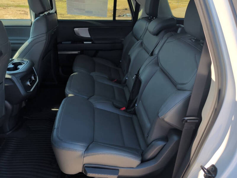 2026 Ford Expedition MAX Active