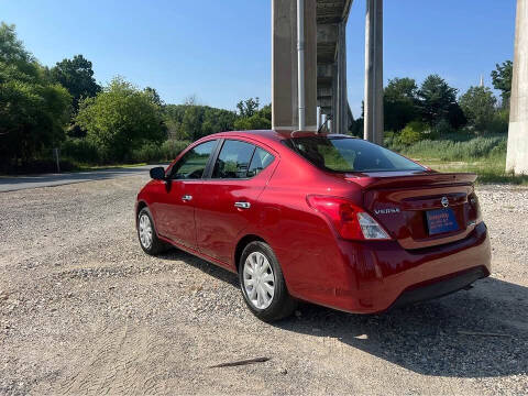 2016 Nissan Versa 1.6 SV