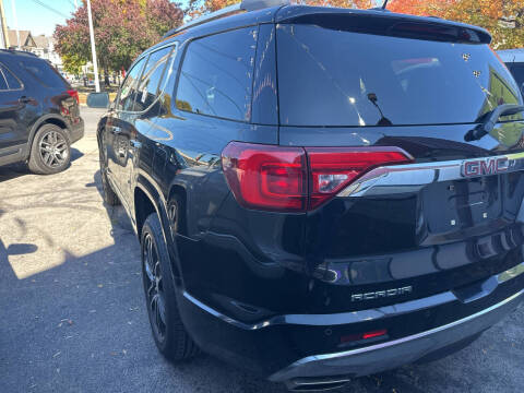 2017 GMC Acadia Denali