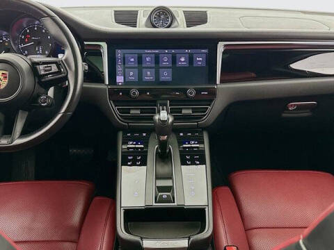 2023 Porsche Macan T