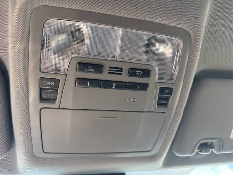 2017 Toyota Highlander SE