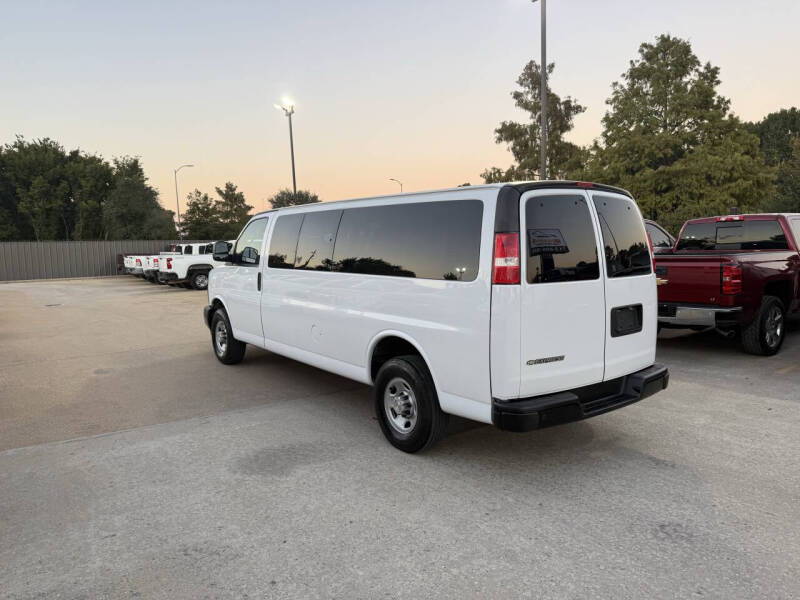 2023 Chevrolet Express LS 3500
