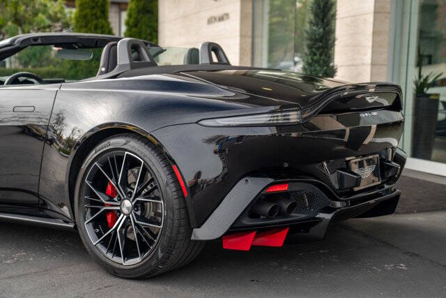 2021 Aston Martin Vantage 39