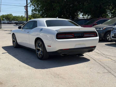 2015 Dodge Challenger SXT Plus