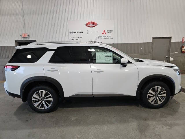 2025 Nissan Pathfinder SL